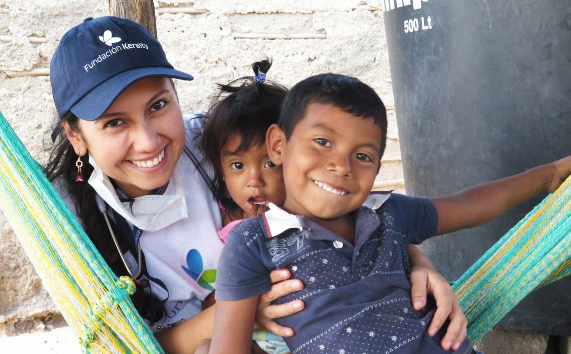 Grupo de personas con niños